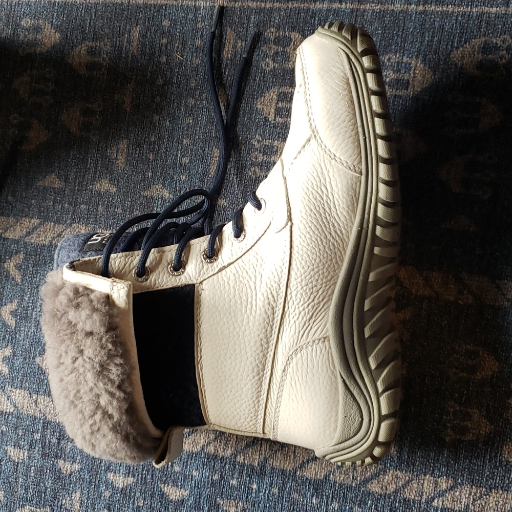 Like new!- too small for me :( - Picture 3 of 8